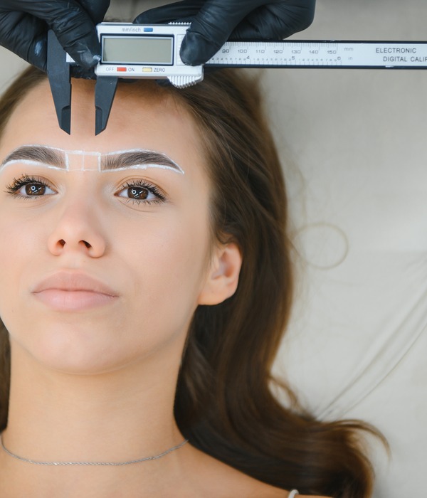 Droopy & Saggy Eyebrow treatment being carried out at the clinic