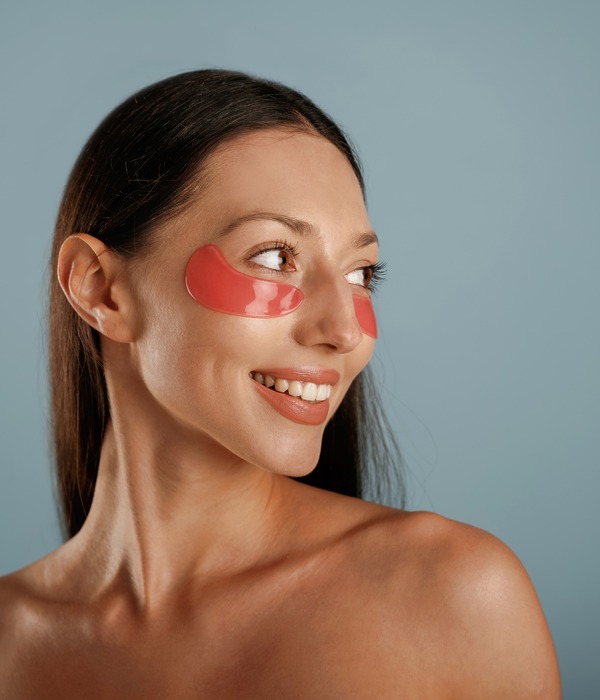Under Eye Bags treatment being carried out at the clinic
