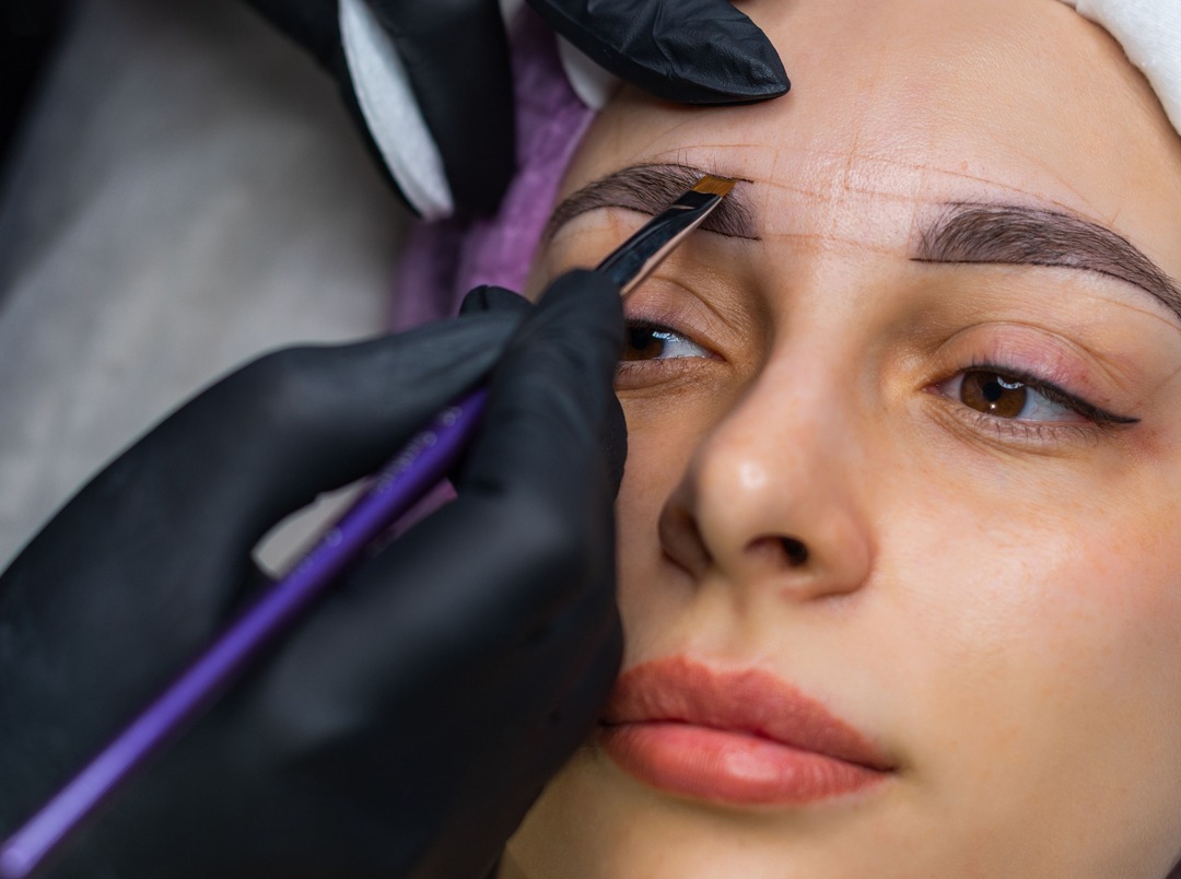 Close view of the eye area affected by droopy & saggy eyebrow